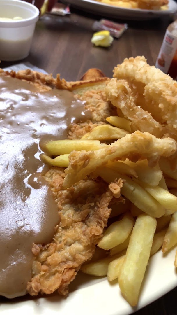 Fried basket meals served with sides.